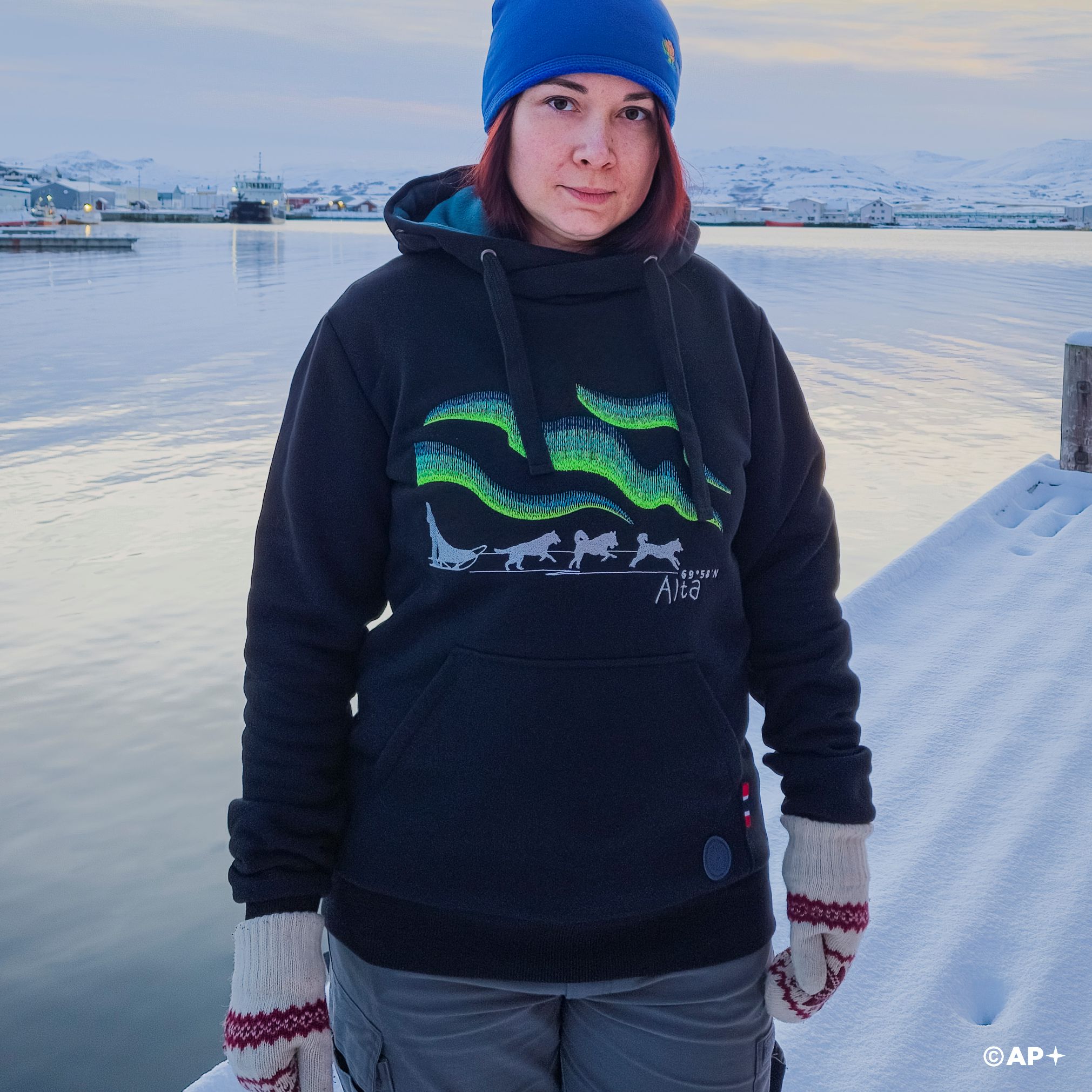 Alta Hundeslede & Nordlys – Unisex Hettegenser