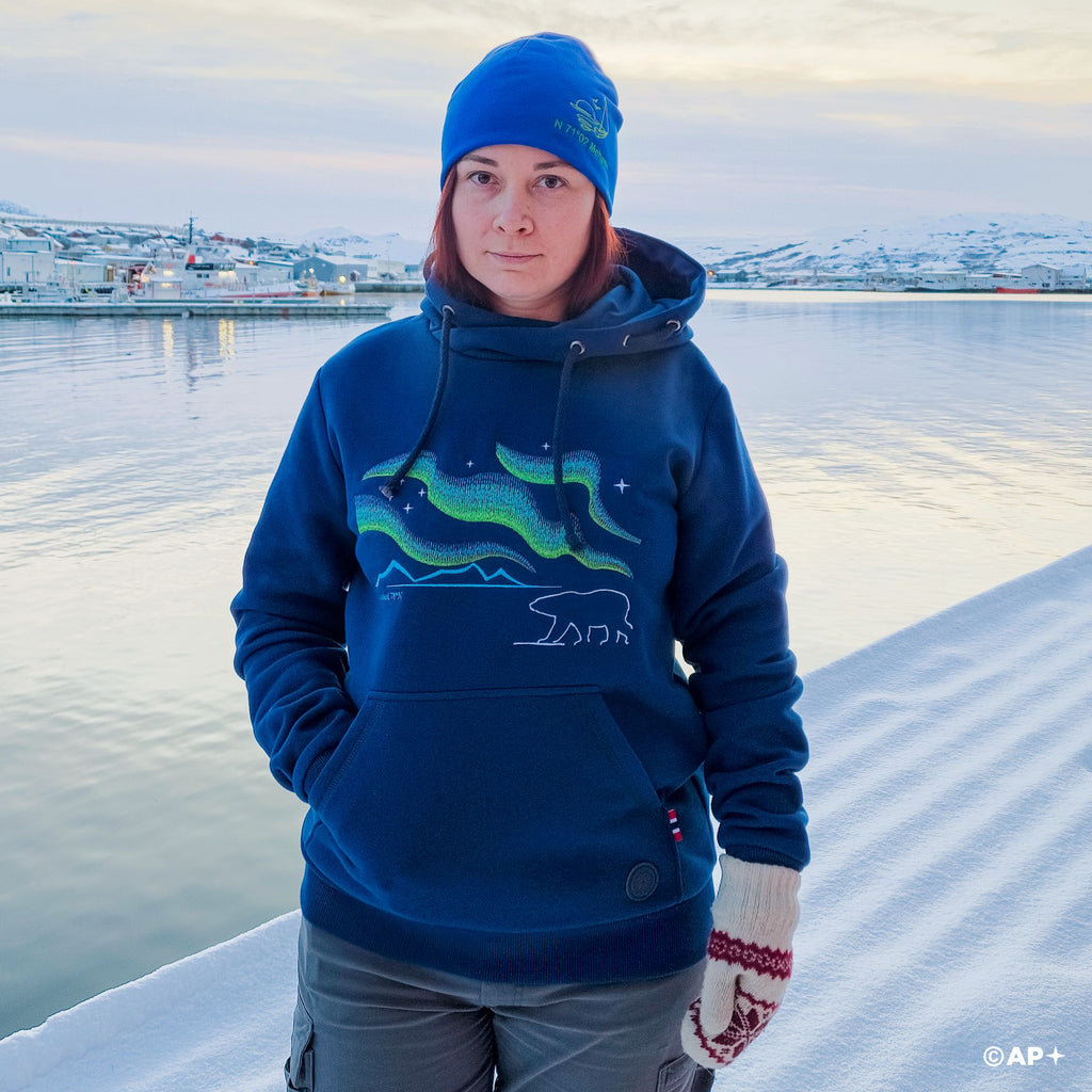 Svalbard Hettegenser – Isbjørn & Nordlys