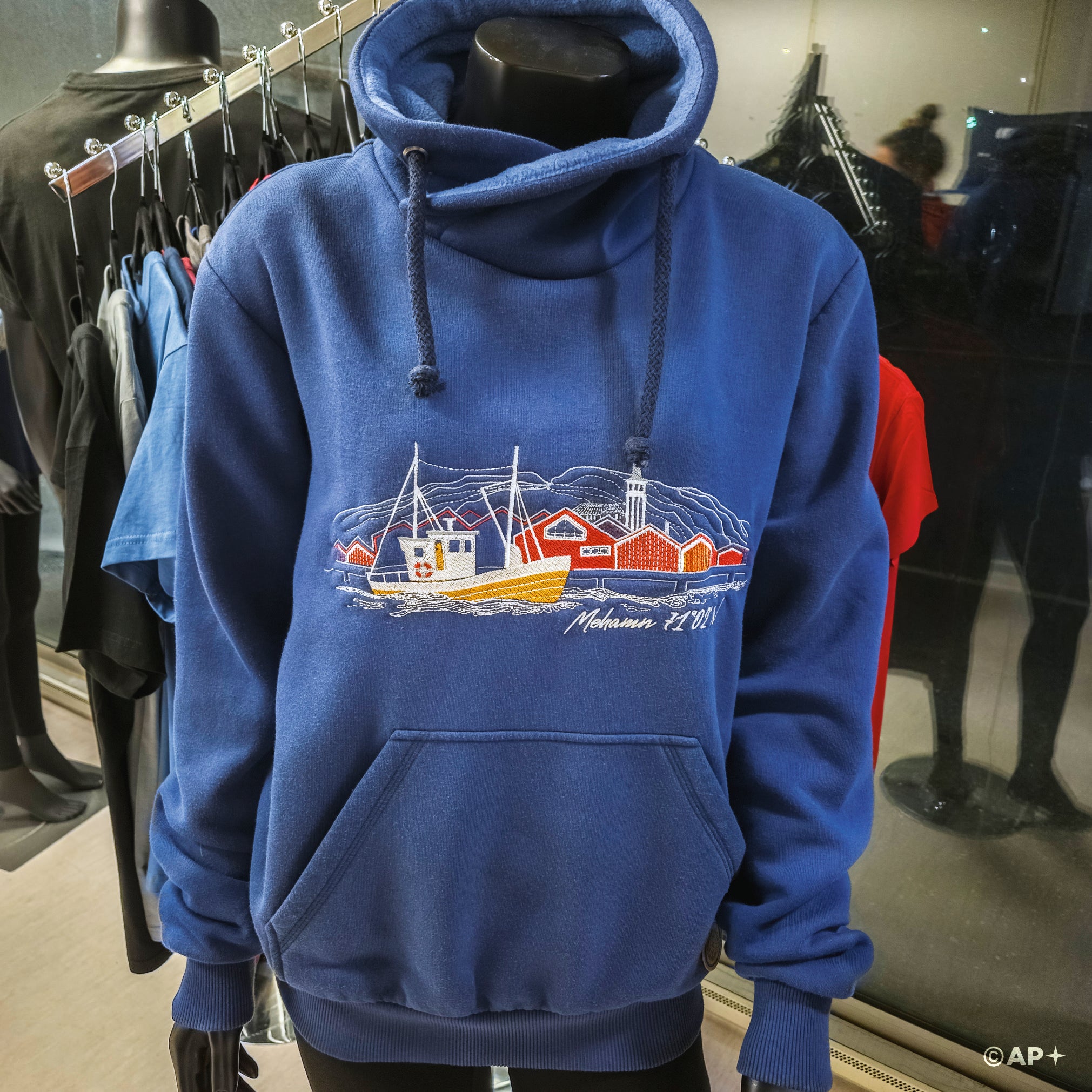 Høyhalset Mehamn-Hettegenser – Finnmark Fisher Design