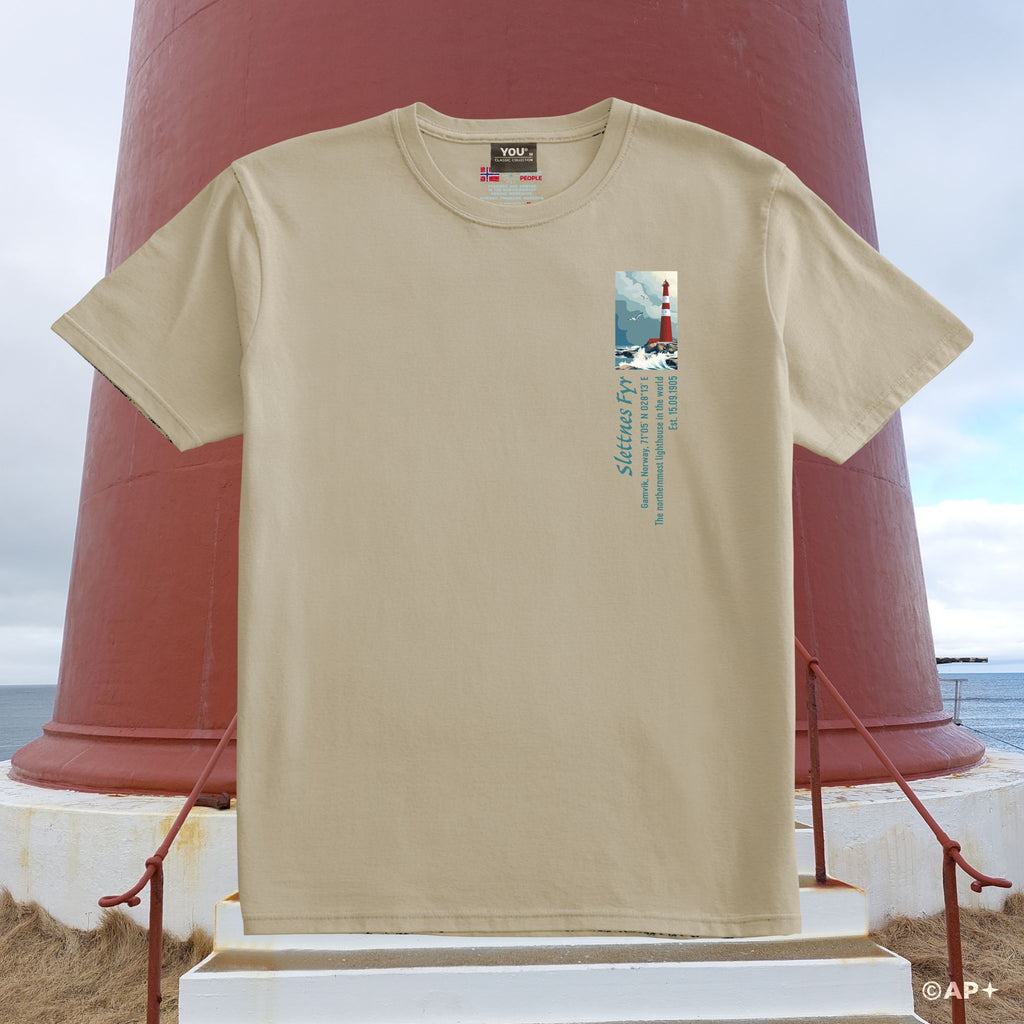Slettnes Fyr T-skjorte – Arctic Landmark 71°N