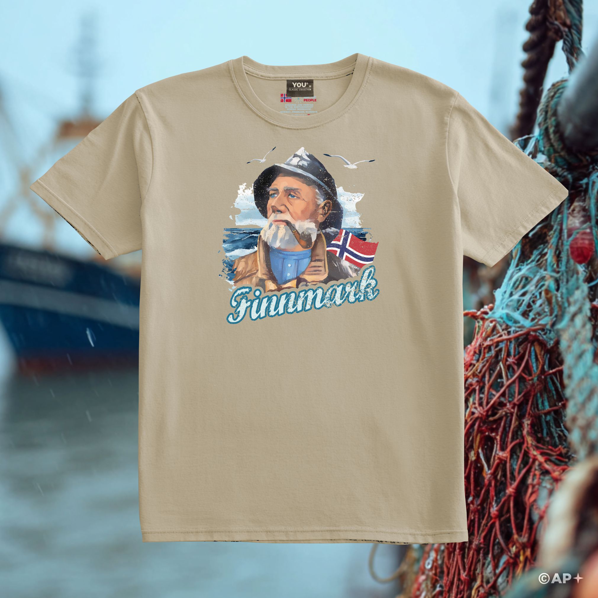 Finnmark T-skjorte – Gammel Fisker Kunstmotiv
