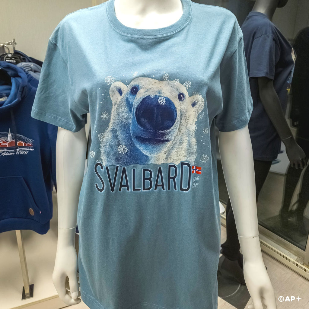 Nose-to-Nose With a Polar Bear – Svalbard