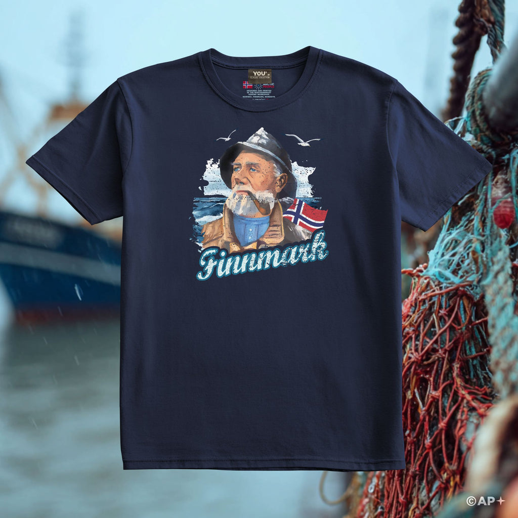 Finnmark T-skjorte – Gammel Fisker Kunstmotiv