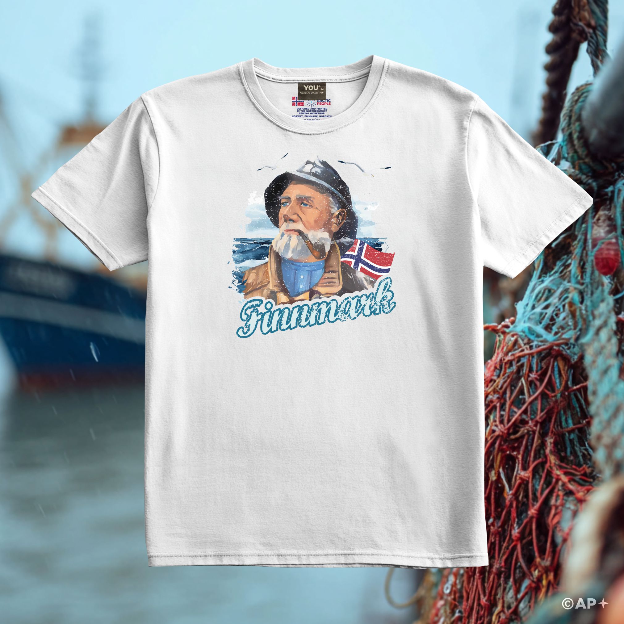 Finnmark T-skjorte – Gammel Fisker Kunstmotiv