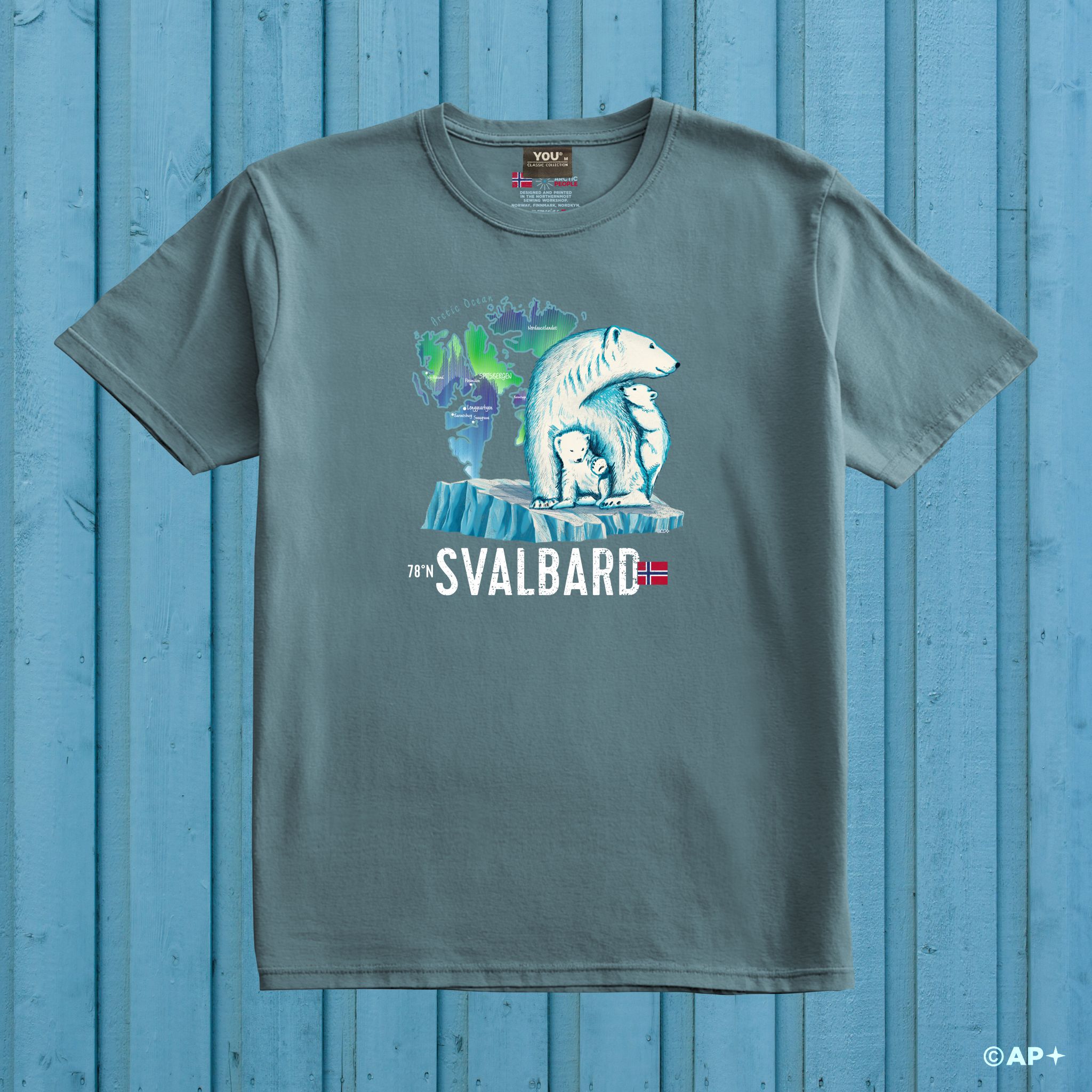 Isbjørnfamilie på Svalbard